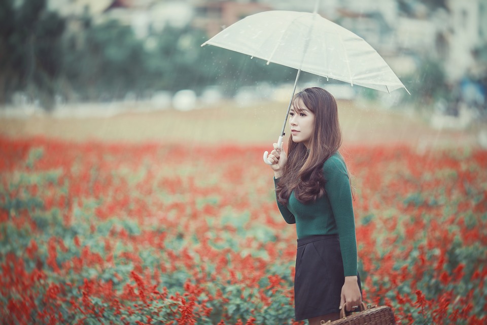 Tùy duyên là một loại tâm thái lạc quan, cởi mở, mọi sự thuận theo tự nhiên, không đi quá phận, không tranh tranh đấu đấu, tuân theo quy luật khách quan.